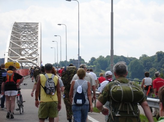 02. De Waalbrug_Nijmeegse vierdaagse_180707