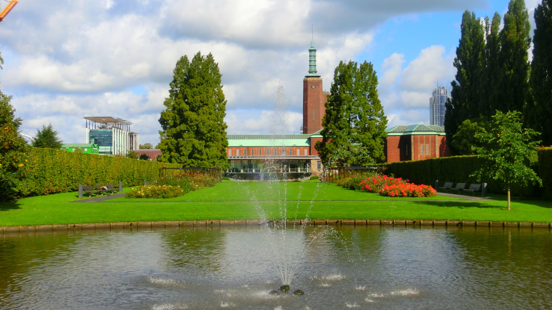 Vijver en fontein van het Museumpark.jpg