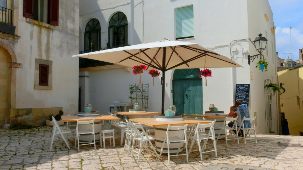 Terrasje historische straatjes Otranto