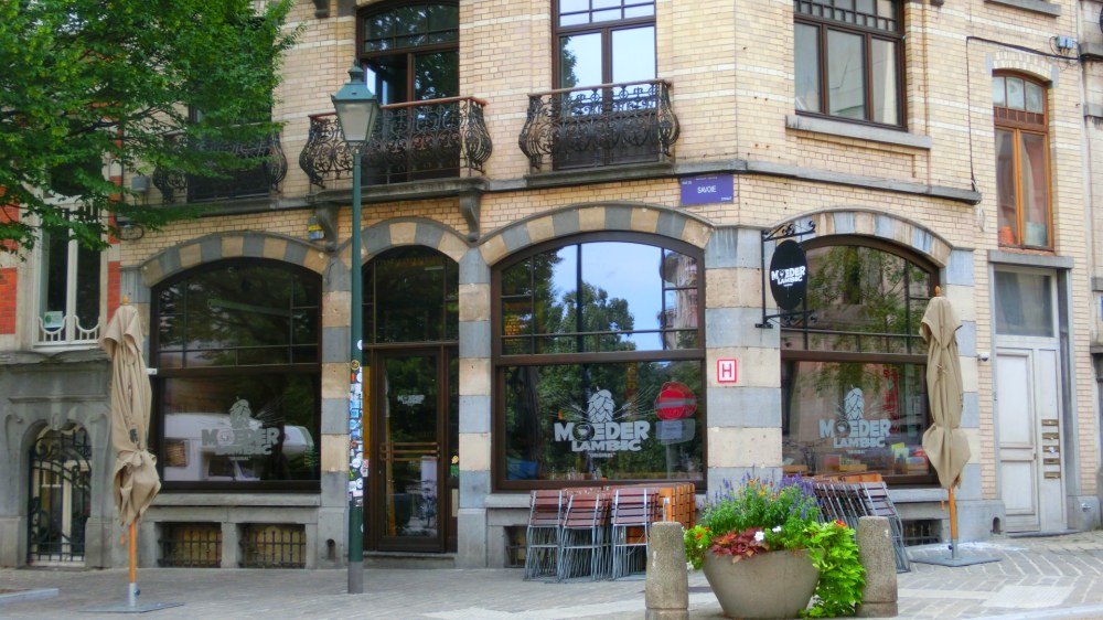 Terras bij Moeder Lambic