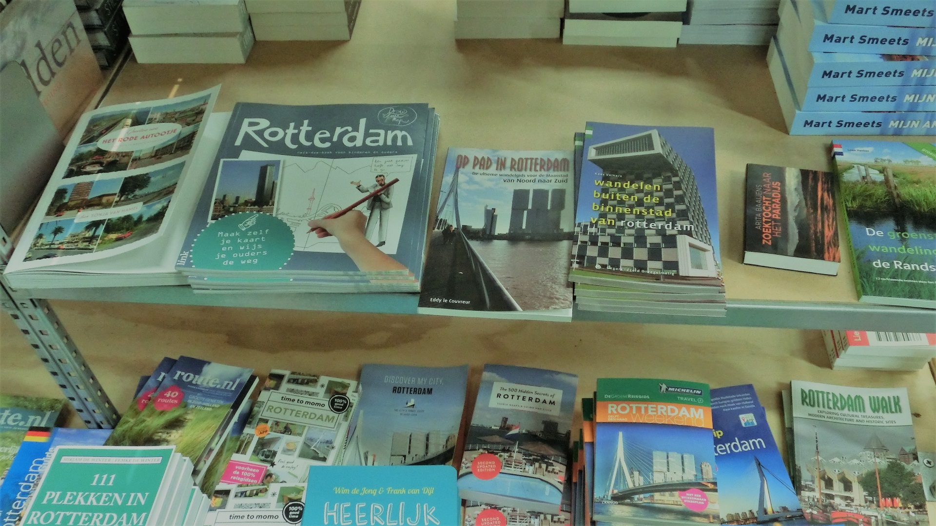 Wandelen buiten de binnenstad van Rotterdam