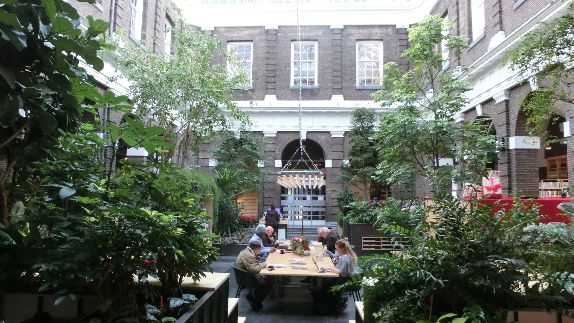 leestafel bibliotheek schiedam