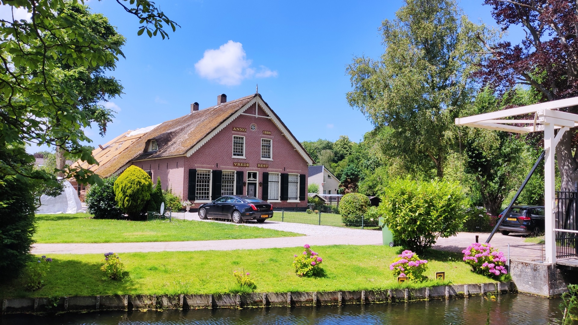 Fraaie huizen langs de Leidseweg